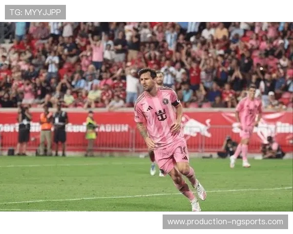 梅西率队逆转胜利 引发全球球迷热议与讨论