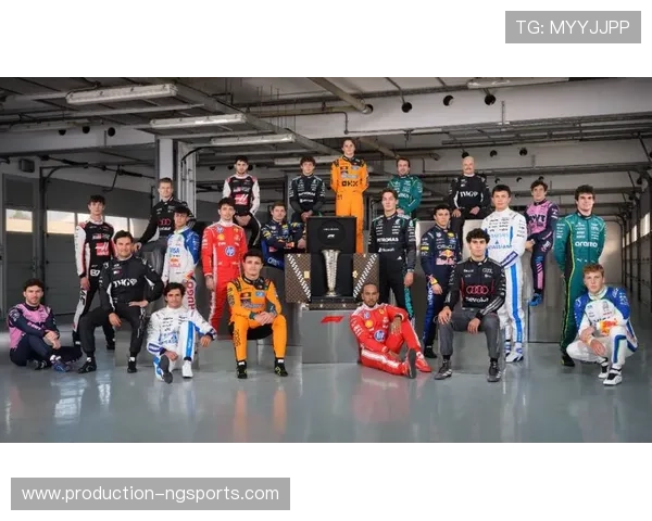 F1赛季激烈角逐持续进行 各车队技术革新和选手状态成焦点